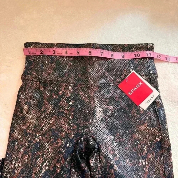 Spanx Faux Leather Snake Shine Leggings size XS - Picture 10 of 10